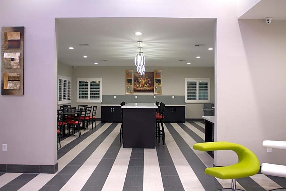 Grand Villa Inn & Suites Westchase