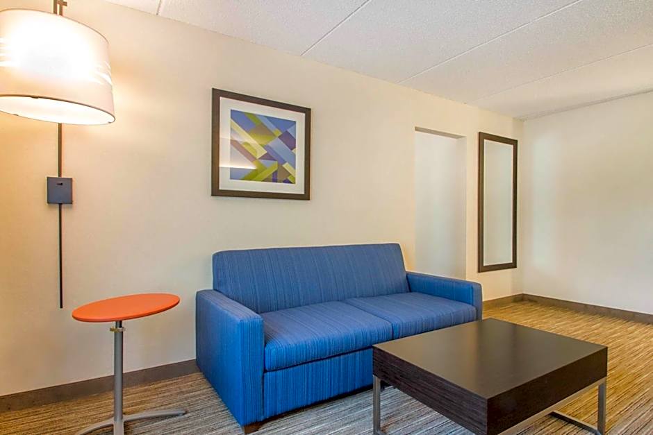Holiday Inn Express & Suites Albany Airport - Wolf Road By IHG