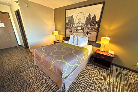 1 Queen Bed Non-Smoking