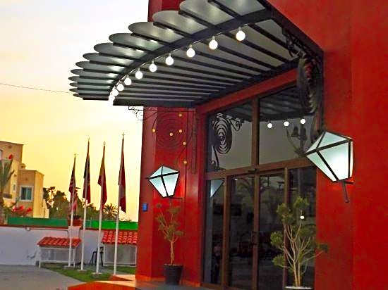 La Posada Hotel & Beach Club