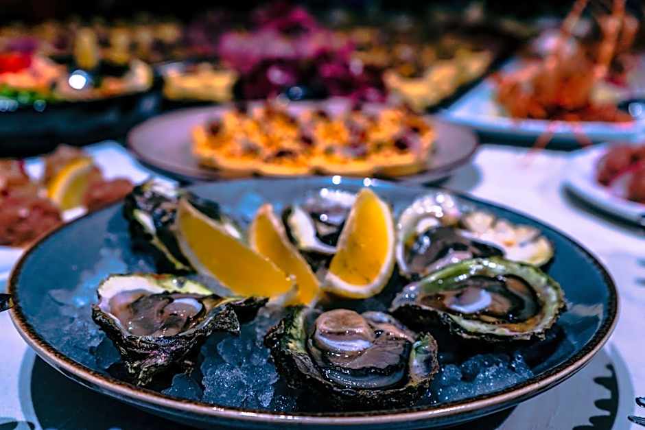 Leonis Restaurant & Rooms