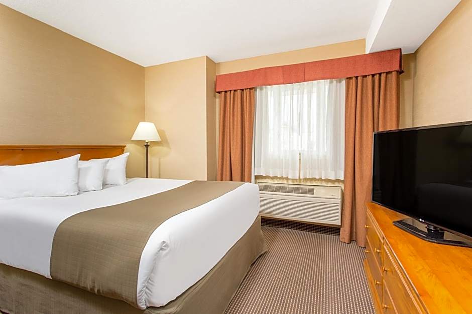 Canmore Inn & Suites