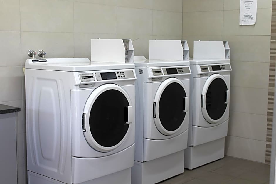 Highway 1 Holiday & Lifestyle Park