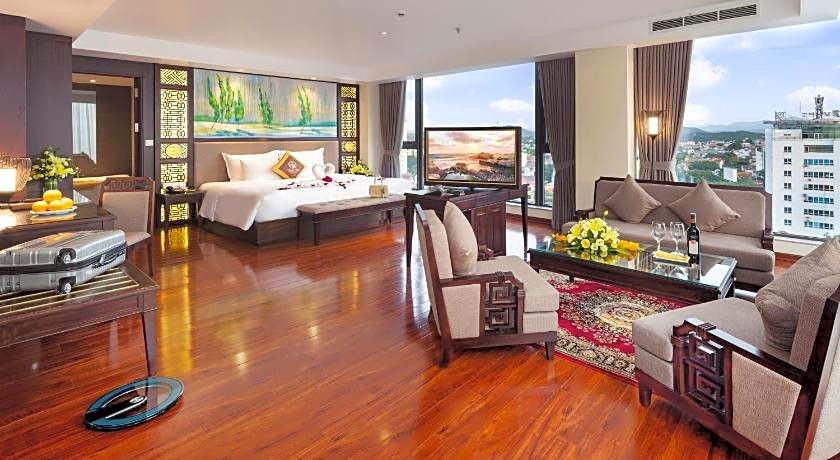 Thanh Lich Royal Boutique