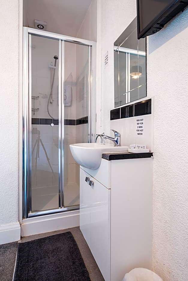 OYO The Pickering Park Hotel