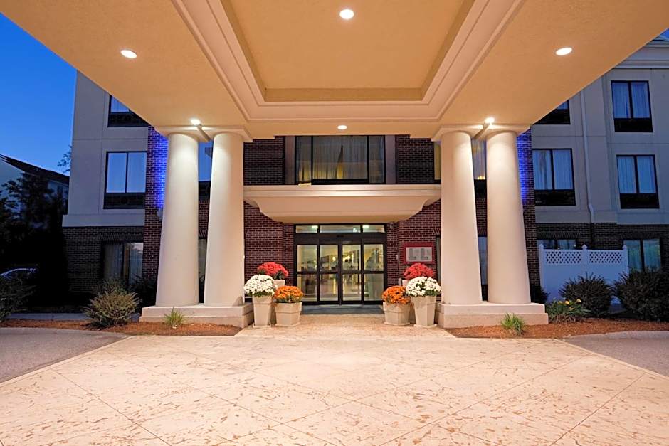 Holiday Inn Express Hotel & Suites Manchester - Airport By IHG
