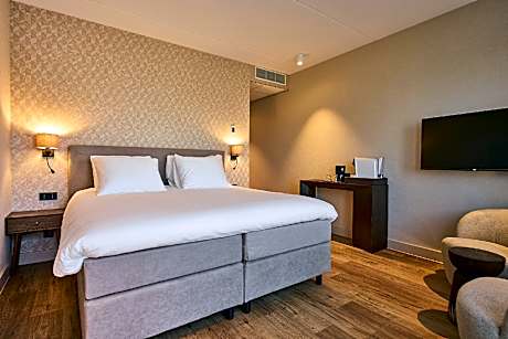 Deluxe Double Room with Bath