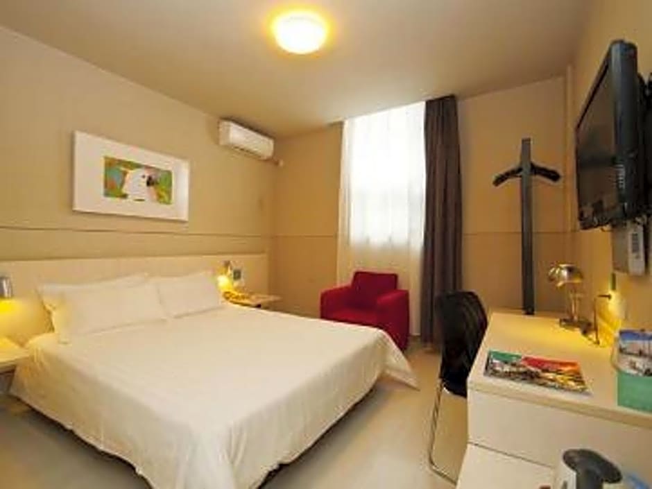 Jinjiang Inn Linyi Train Station Branch