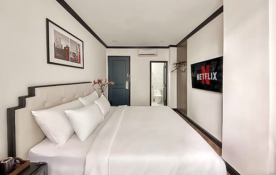 Photo 1 of 5 of Executive Suite