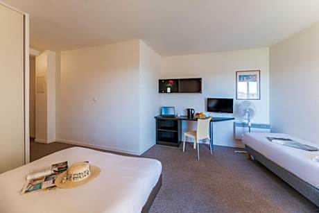 Studio Apartment (3 Adults)
