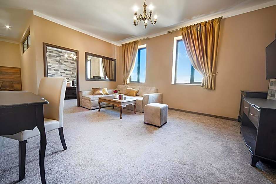 Hotel Antique - free private parking