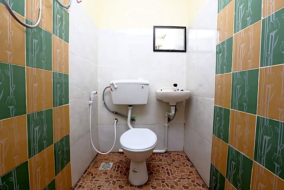 OYO 89819 Raz Hotel Kelulut