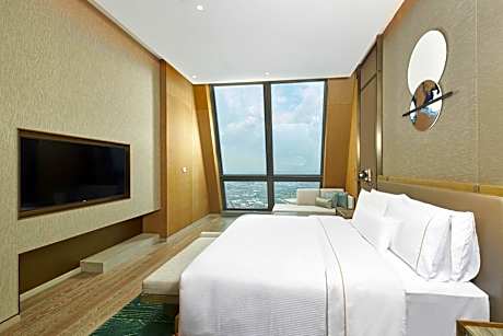 Renewal Suite, Club lounge access, 1 Bedroom Suite, 1 King