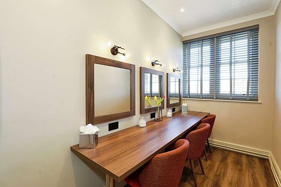 De Vere Cranage Estate