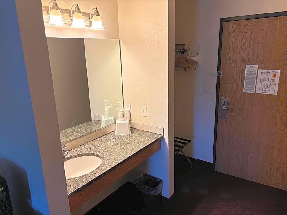 Super 8 by Wyndham Rexburg