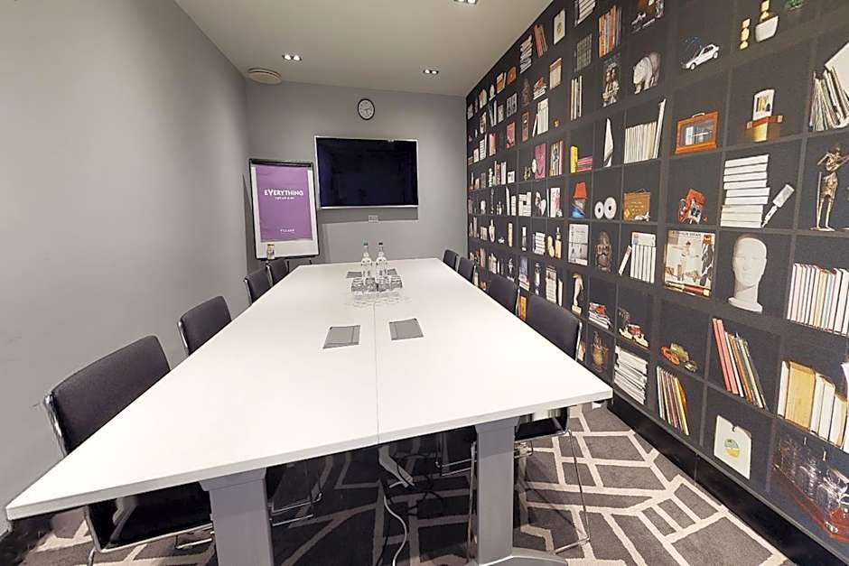 Village Hotel Chester St David's