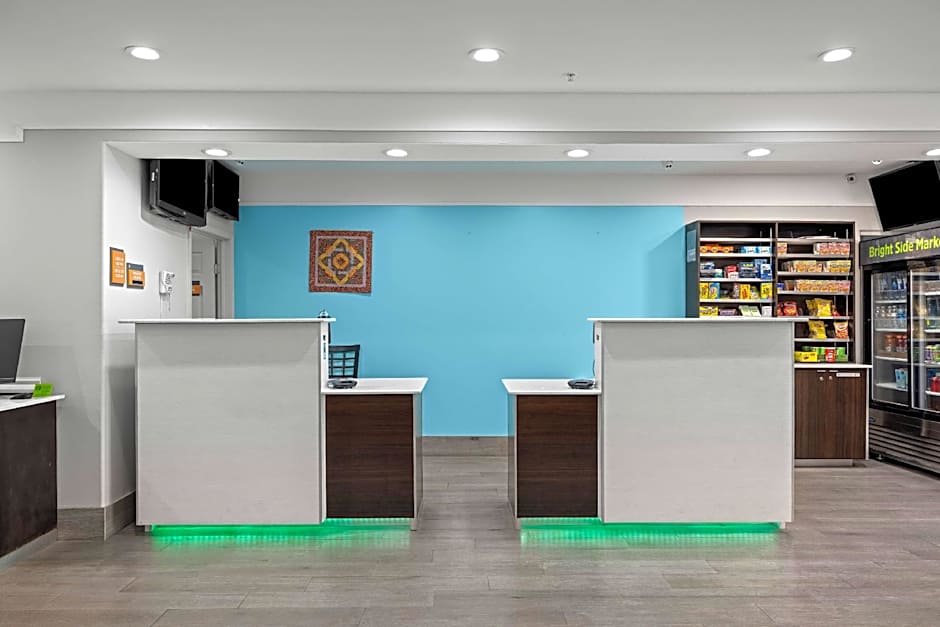 La Quinta Inn & Suites by Wyndham Raymondville