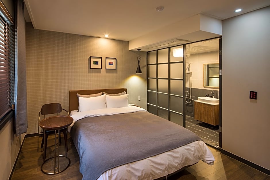 Changwon Brown-dot Hotel Myeongseo