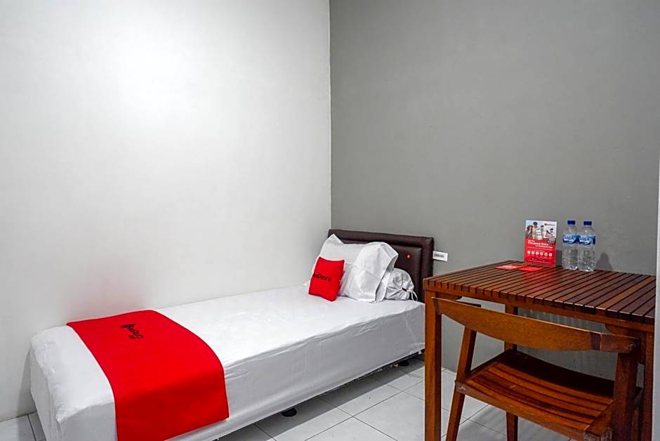 KoolKost Syariah near Universitas PGRI Semarang - Minimun Stay 6 Nights