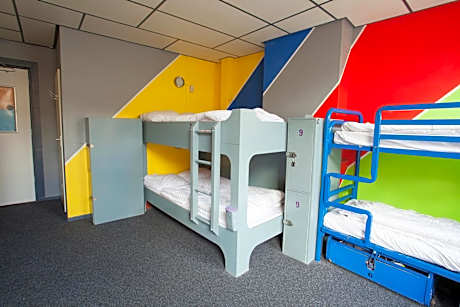 Double Bed in 10-Person Mixed Dormitory Room