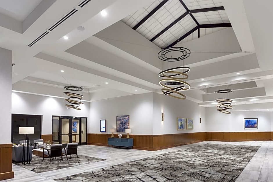 Crowne Plaza Lansing by IHG