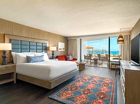 Deluxe King Room with Balcony