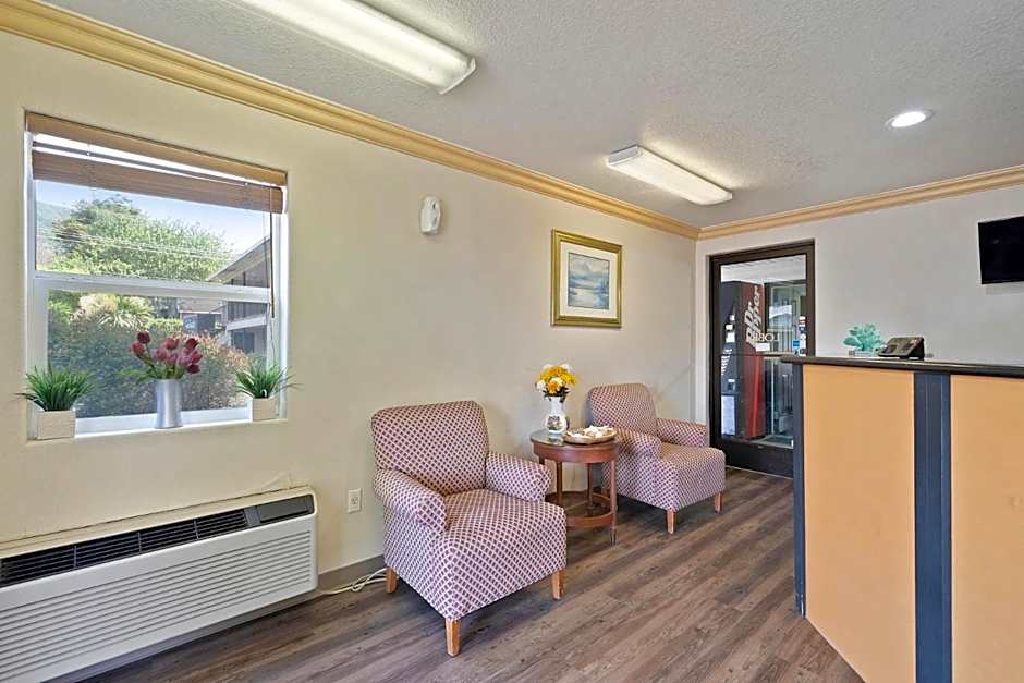 Garibaldi Inn at the Bay
