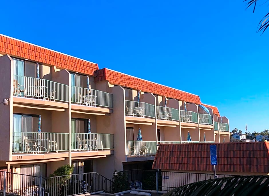 Moonlight Beach Motel