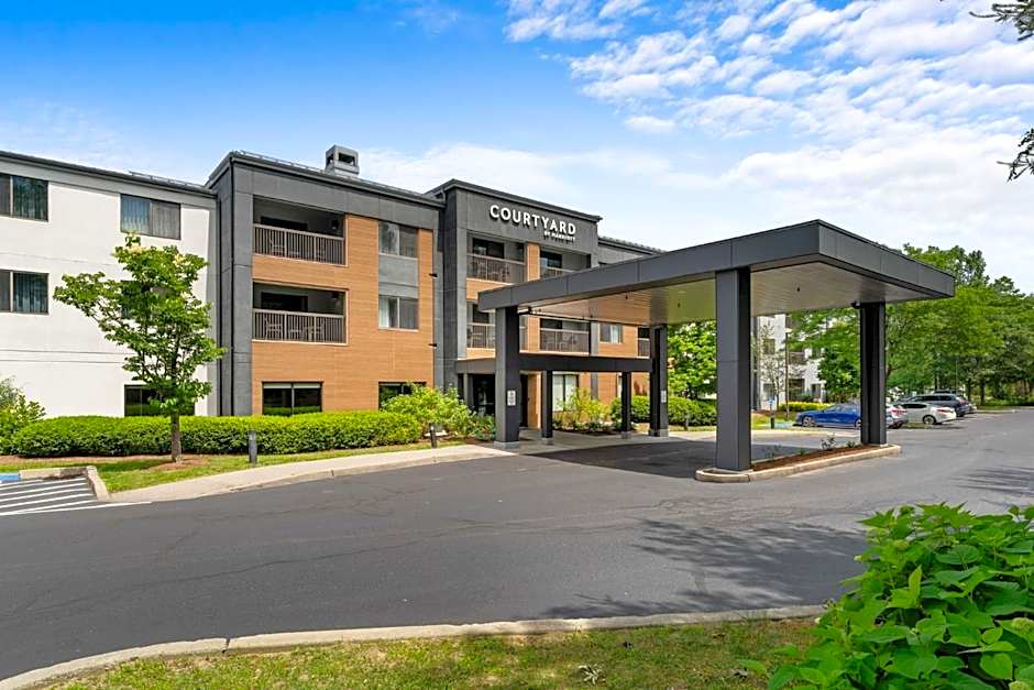 Courtyard by Marriott Burlington Williston