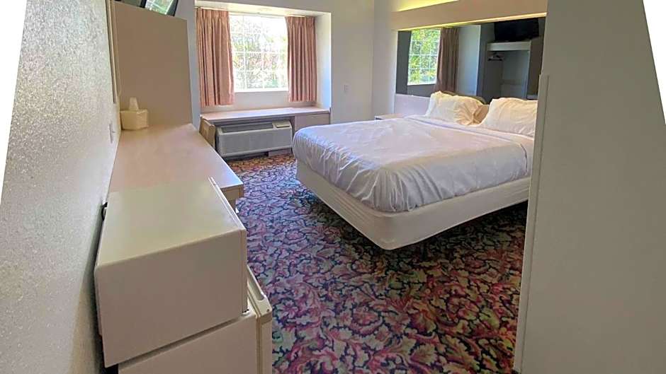 Motel 6 McAlester OK - South