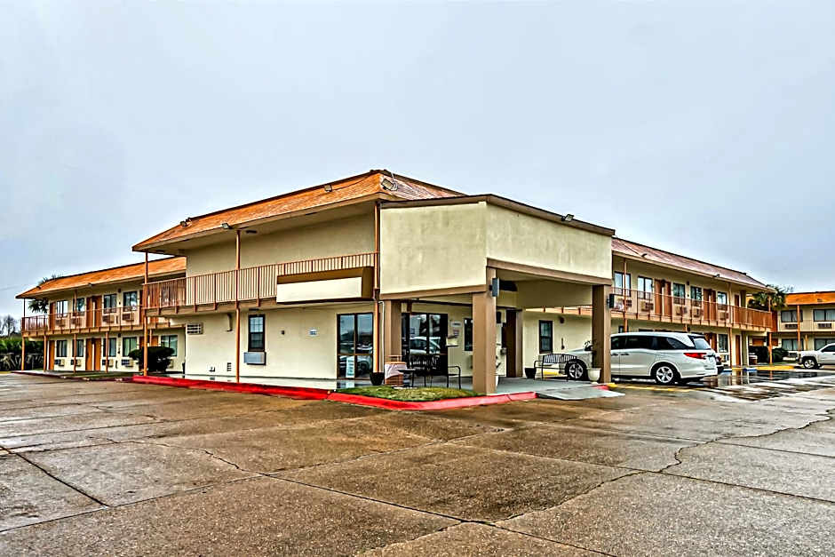 OYO Hotel Lake Charles Hwy 10