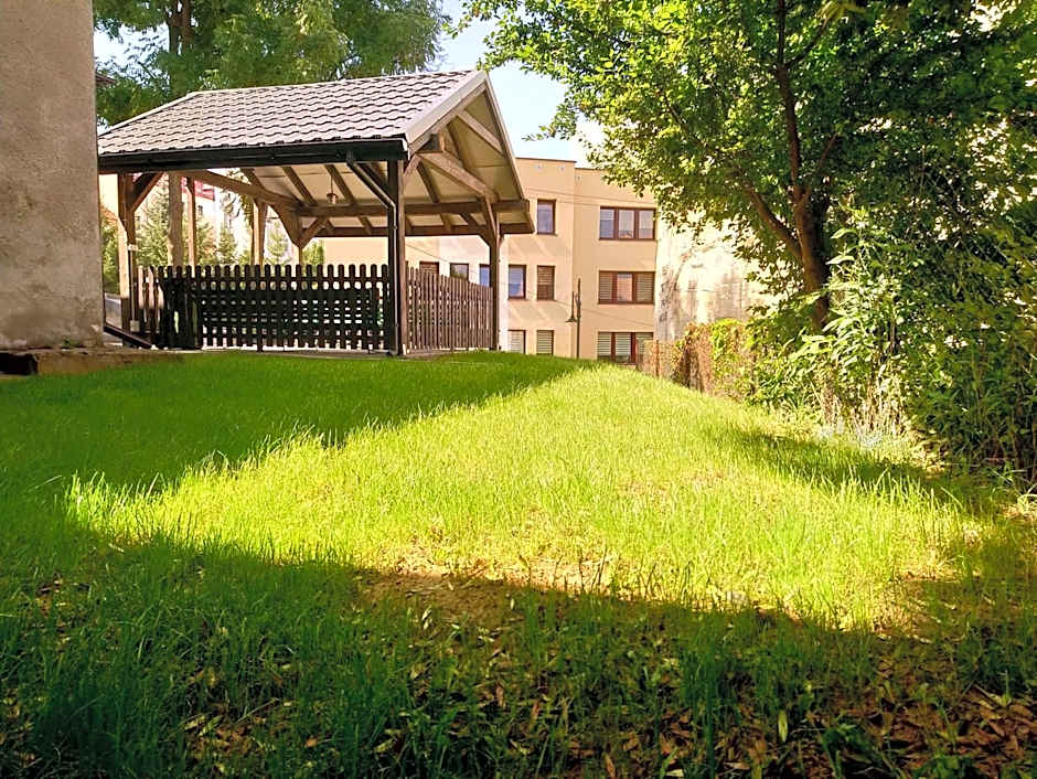 Noclegi PODZAMCZE PTTK