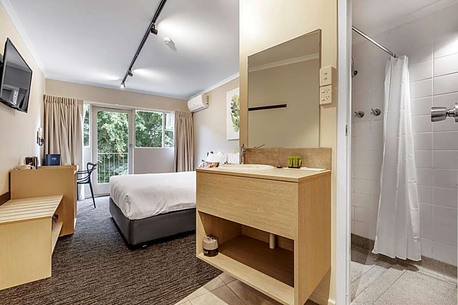 Nightcap at Findon Hotel