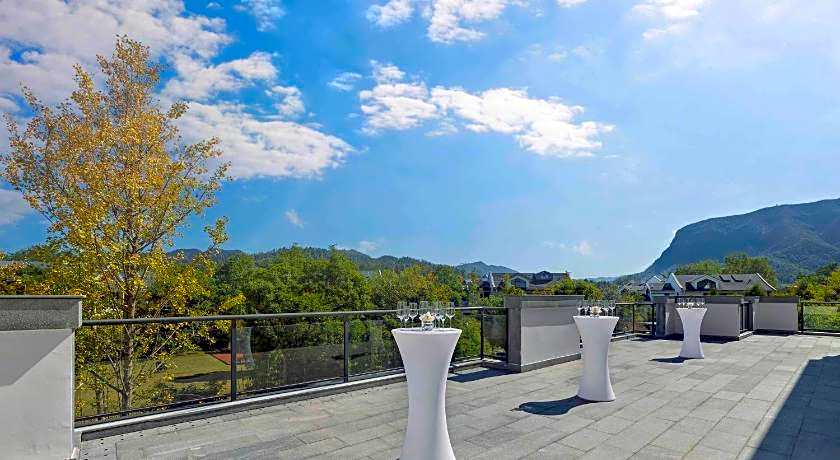 DoubleTree by Hilton Taizhou Shenxianju