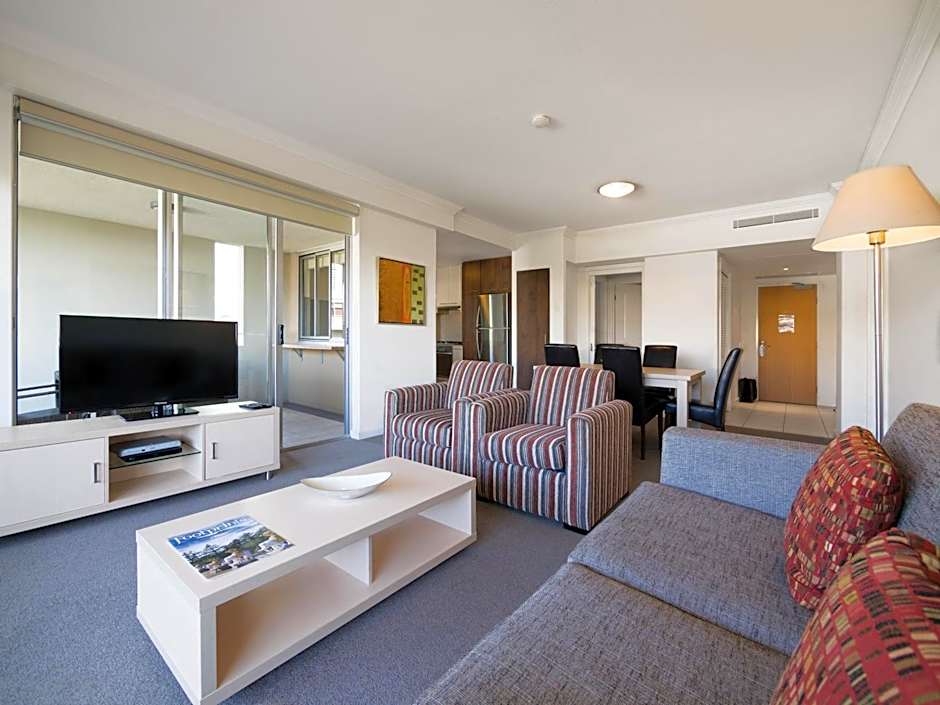 Oaks Brisbane Mews Suites