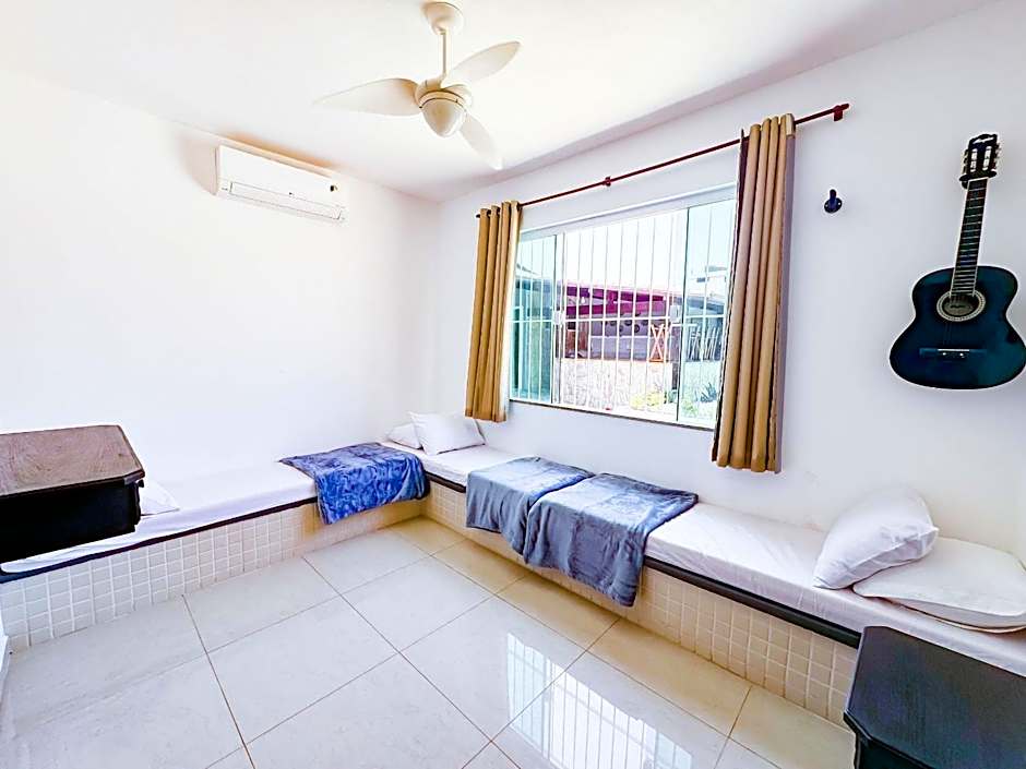 Casarão e piscina localização excelente | ROSF91