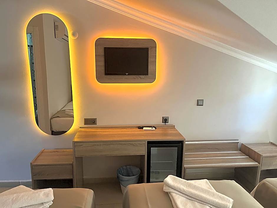 MONİ HOTEL
