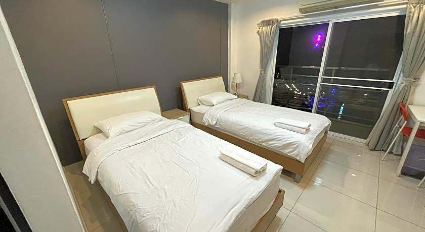 Napaville Huai Khwang Hostel