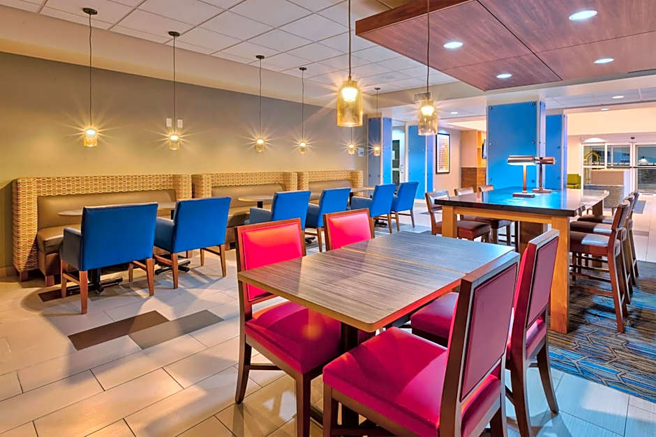 Holiday Inn Express And Suites Effingham By IHG