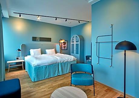 Superior Family Room