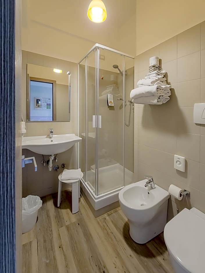 Sure Hotel by Best Western Nologo