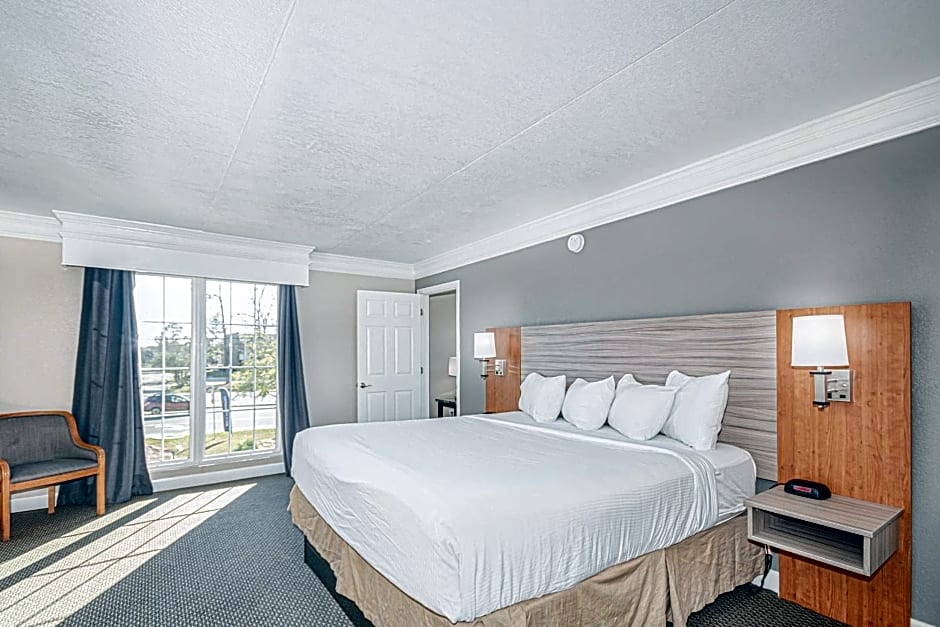 Casa Bella Inn & Suites