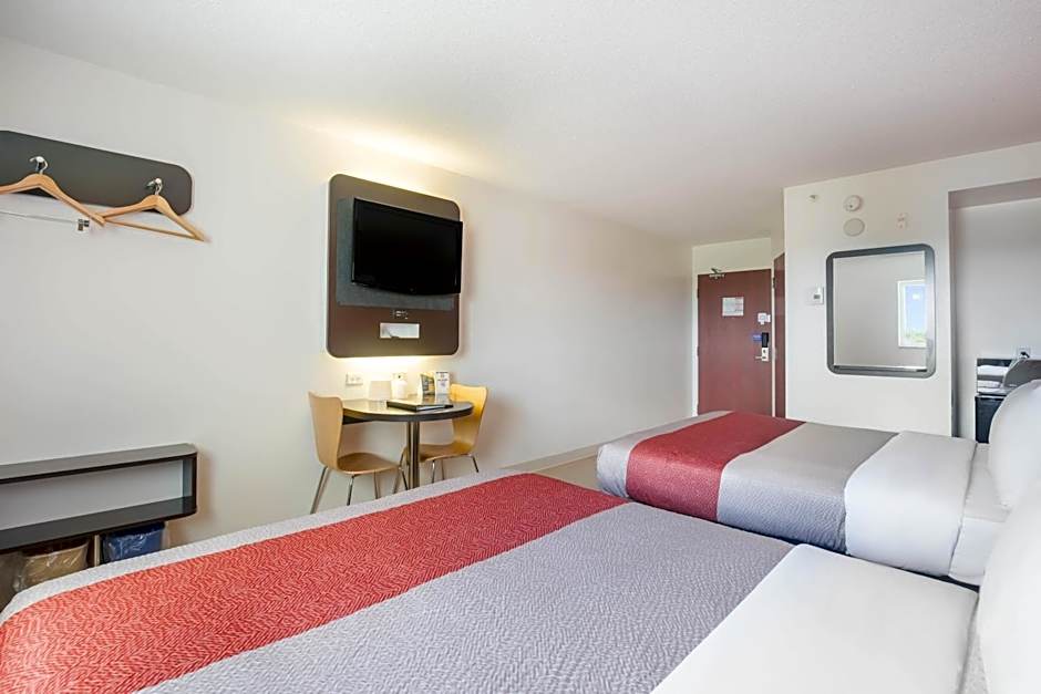 Motel 6 Kingston Ontario