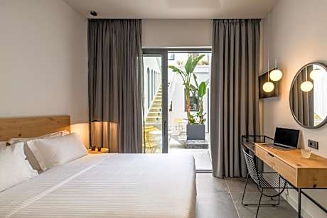 Suite with Garden View