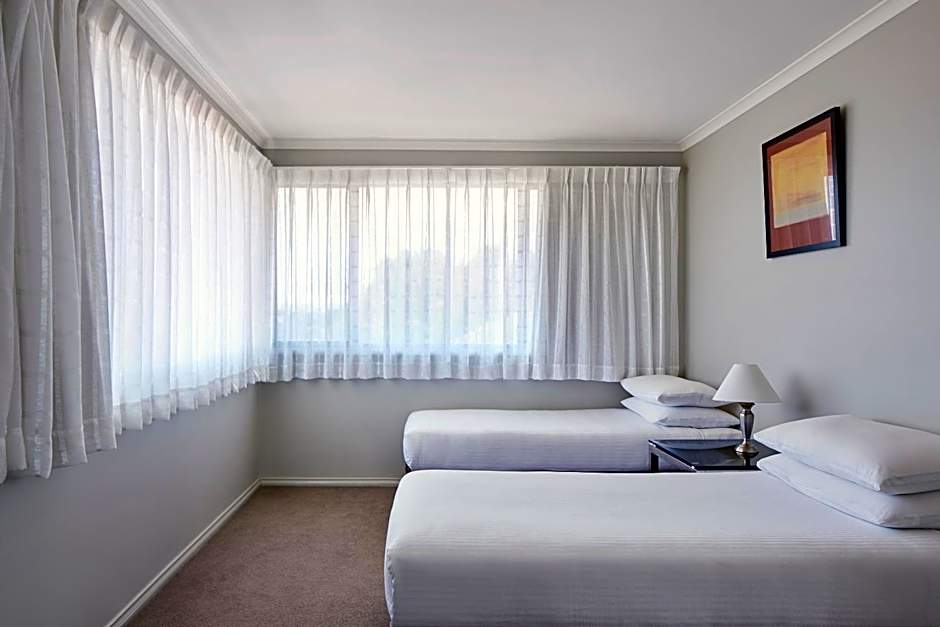 Pinnacle Apartments