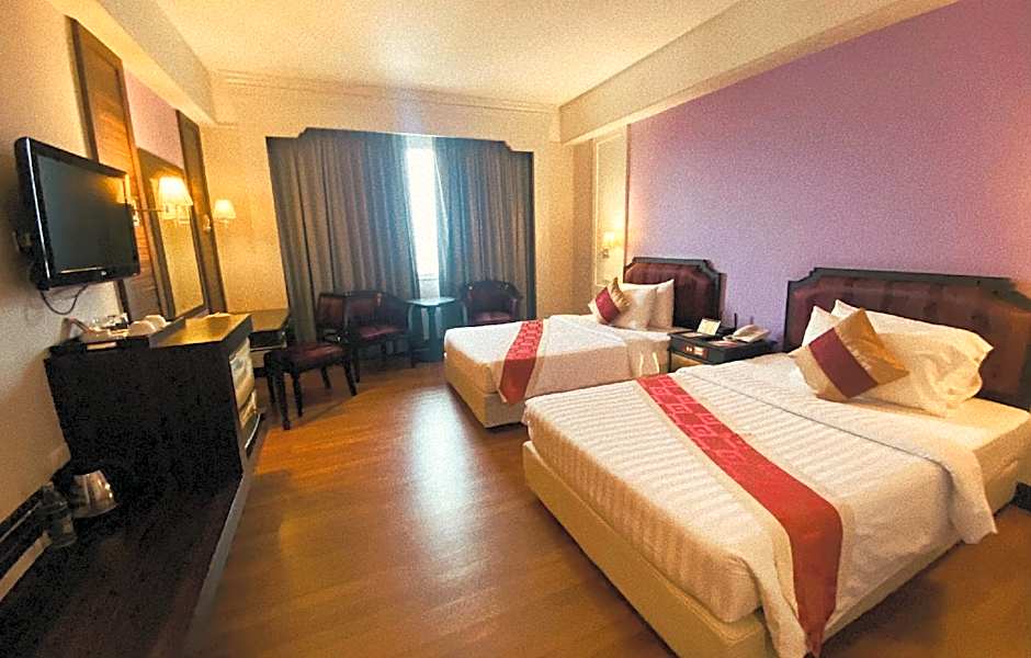 Charoenthanikhonkaen Hotel