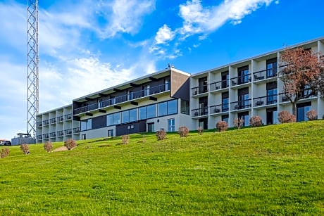 The Jordan Hotel Ramada by Wyndham