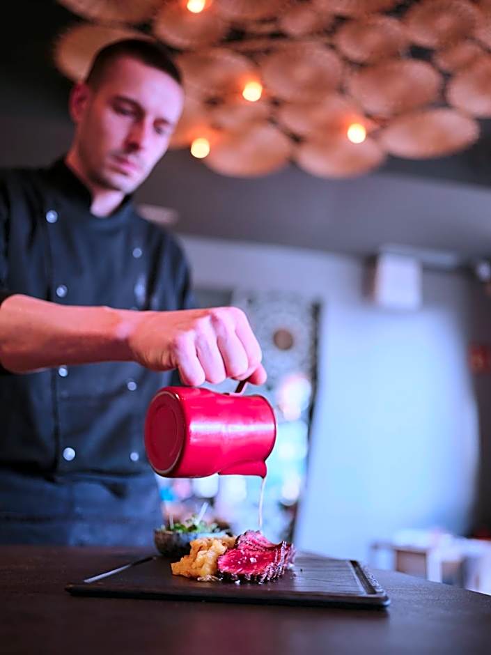 Qgat Restaurant Events & Hotel