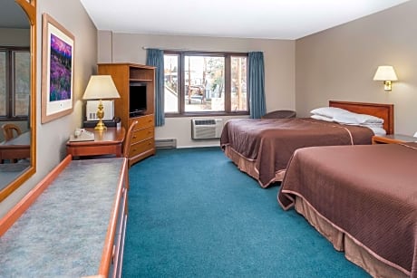 2 queen beds, mobility accessible room, non-smoking