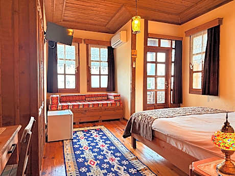 Standard Triple Room with Sea View